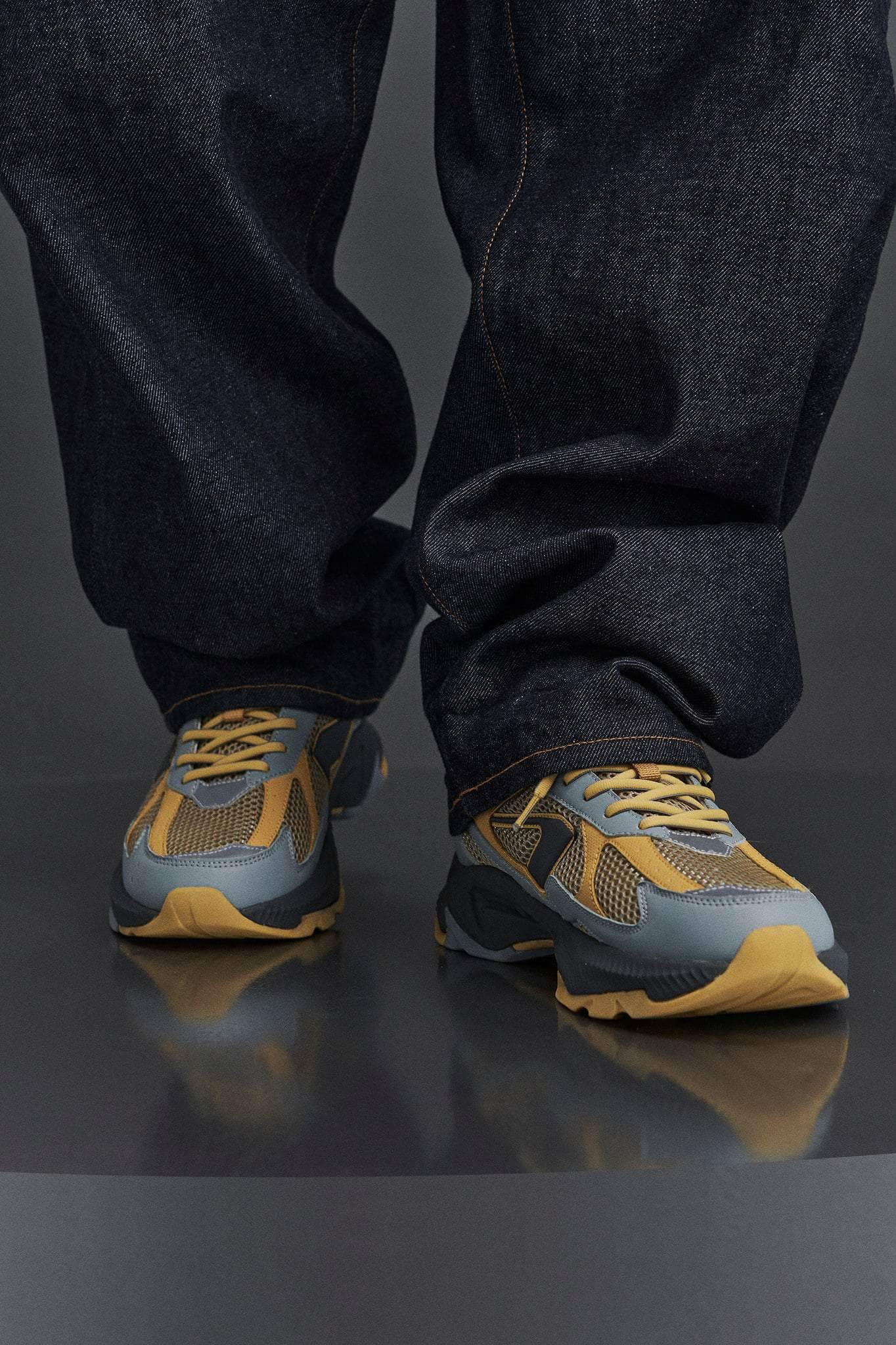 ARKK Essential Line Forma Runner | Dark Grey Mustard | Women Forma Runner